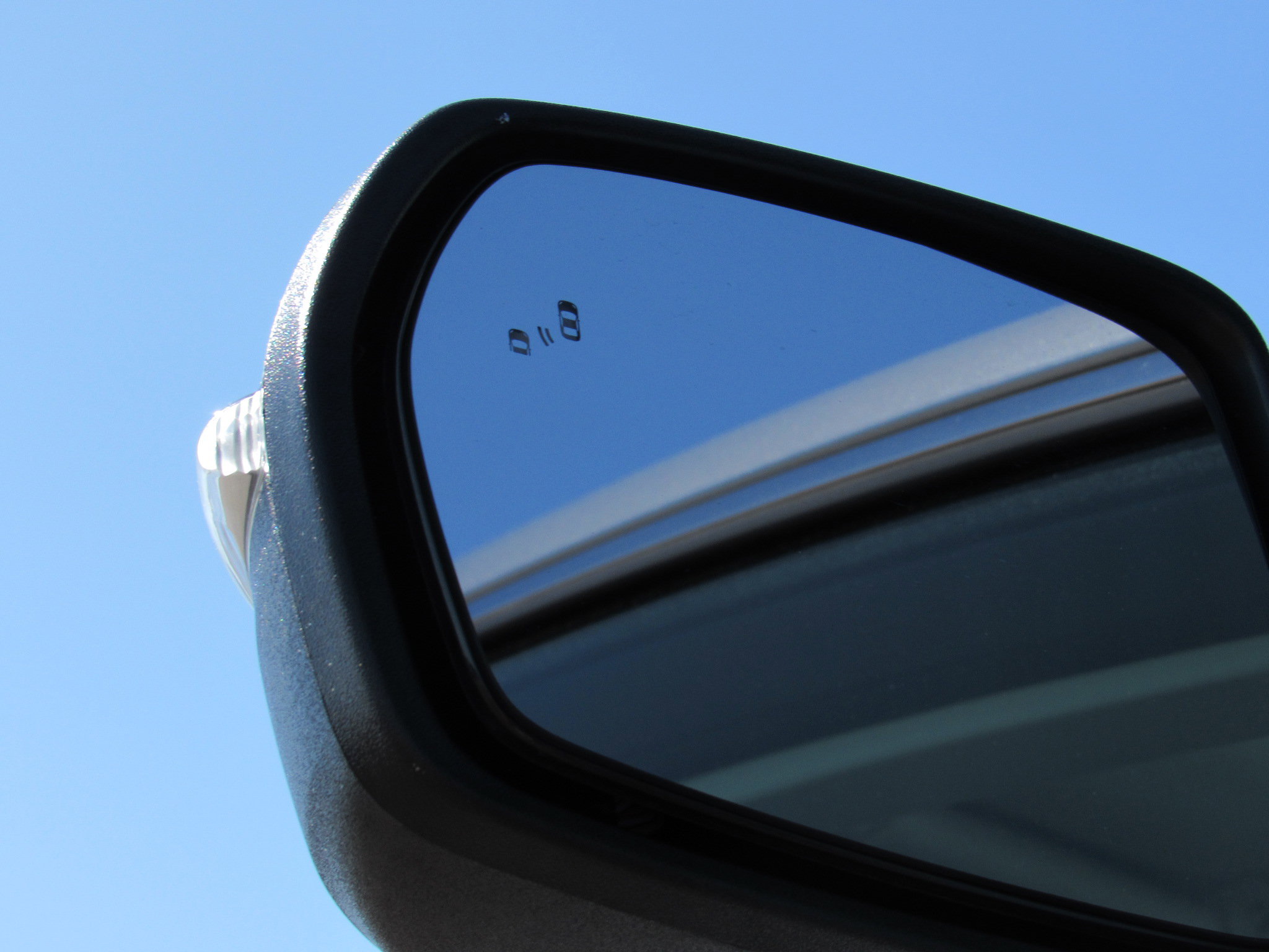 Used 2024 Ford Edge Titanium image 10