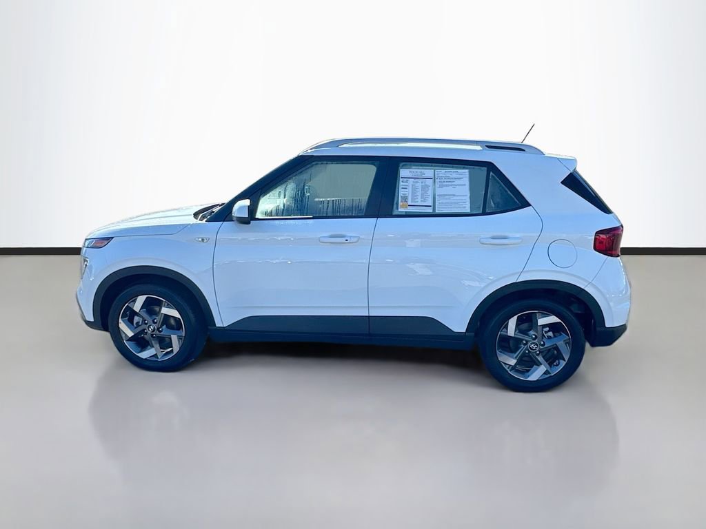 Used 2025 Hyundai Venue SEL image 4