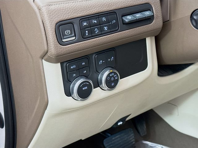 Used 2022 GMC Yukon Denali AWD/4WD image 11