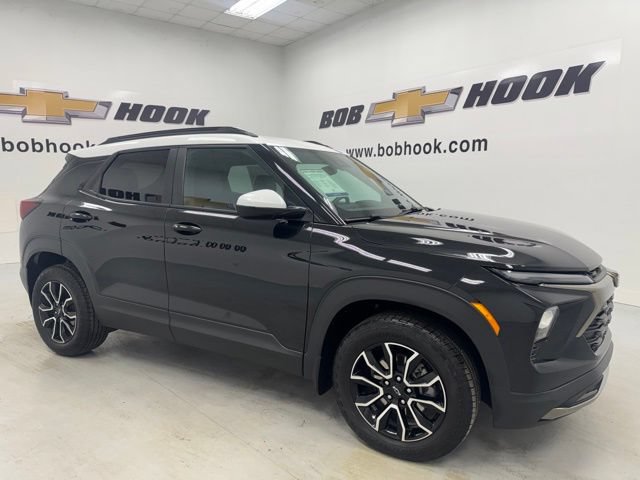 Used 2024 Chevrolet TrailBlazer ACTIV w/ Driver Confidence Package AWD/4WD image 3