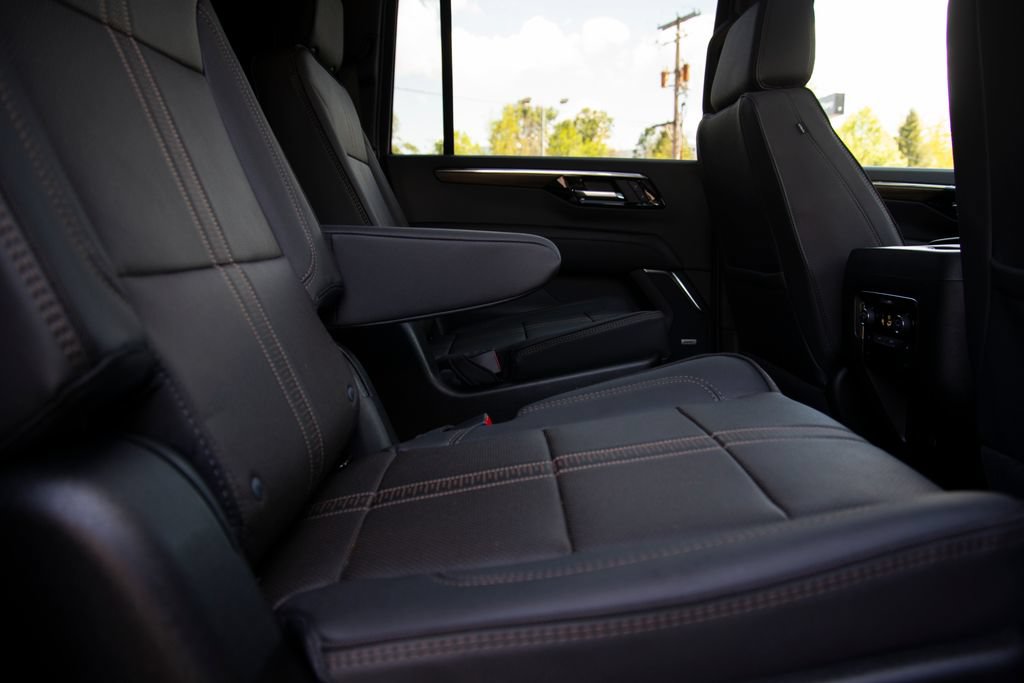 New 2026 Chevrolet Suburban High Country AWD/4WD image 14