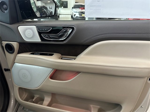 Certified 2022 Lincoln Navigator Reserve image 35