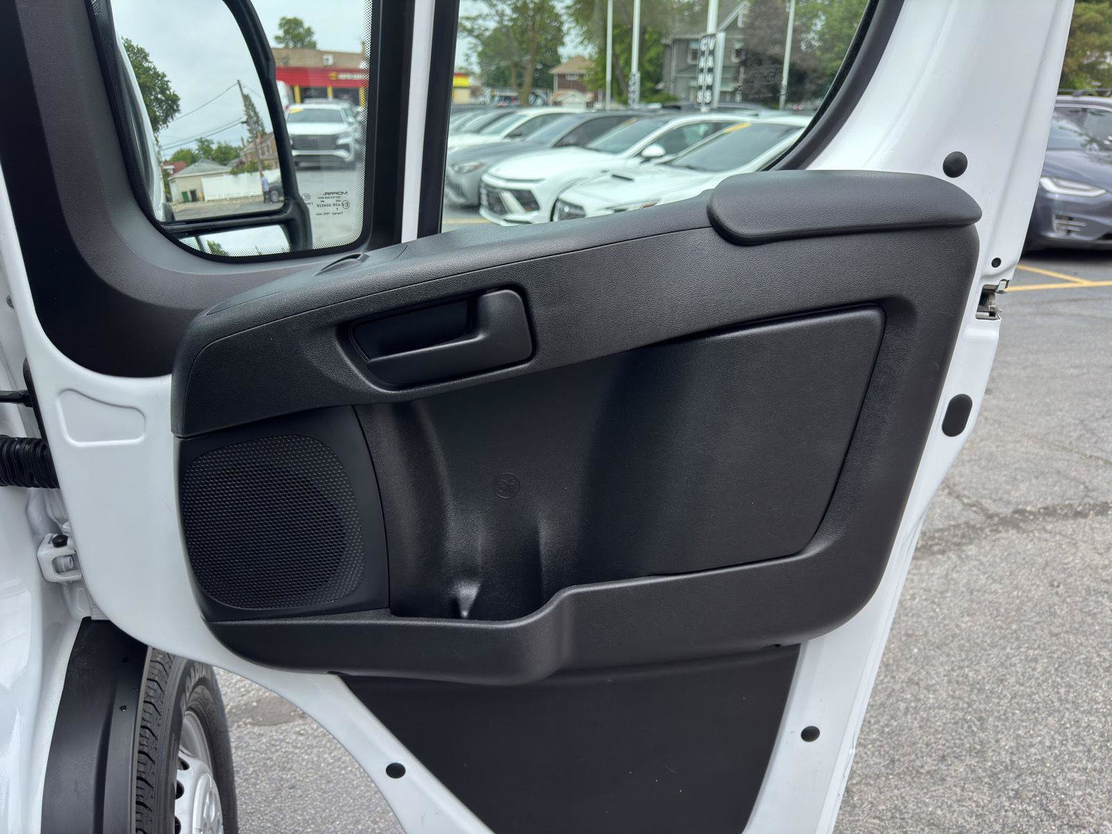 Used 2025 RAM ProMaster 2500 w/ Convenience Group FWD image 34