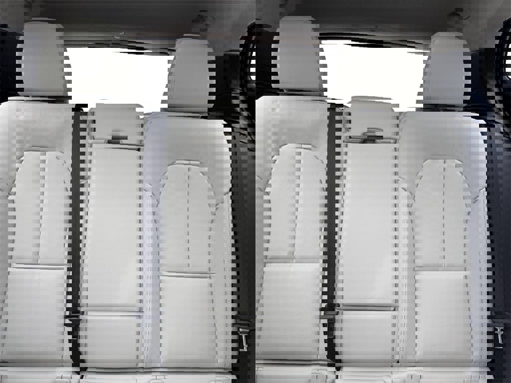 New 2025 Volvo XC40 B5 Ultra w/ Climate Package image 25