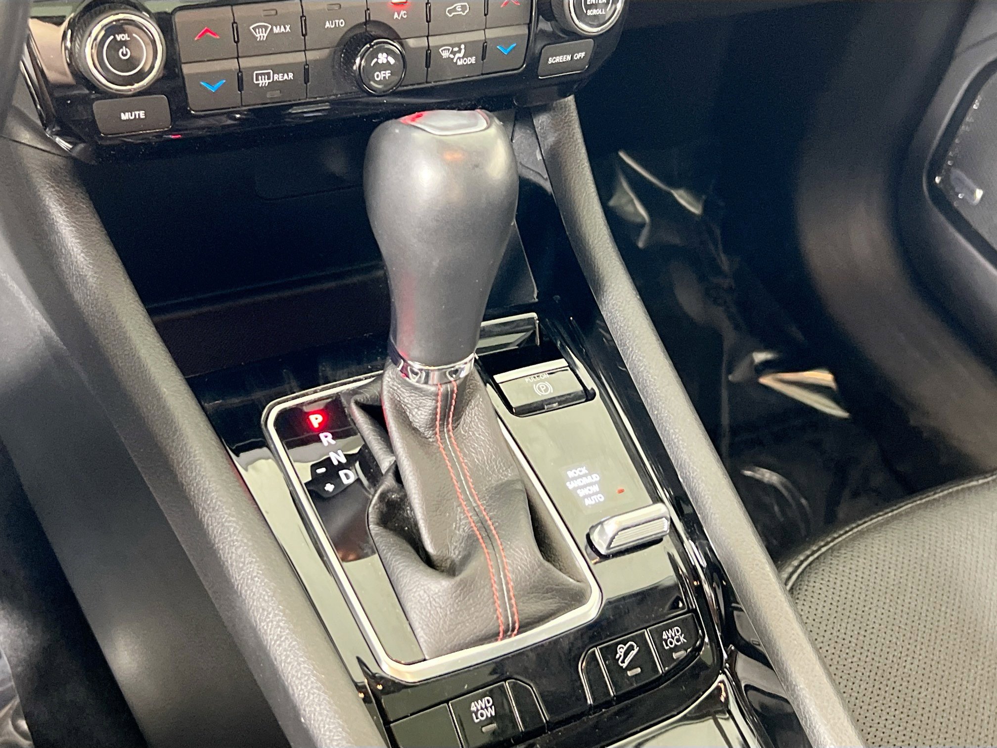 Used 2022 Jeep Compass Trailhawk w/ Trailhawk Elite Group image 17