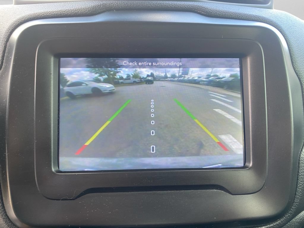 Used 2021 Jeep Renegade Latitude FWD image 23