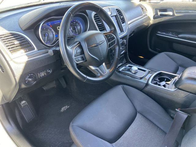 Used 2022 Chrysler 300 Touring image 6