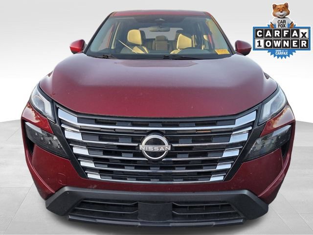 Used 2025 Nissan Rogue SV image 2