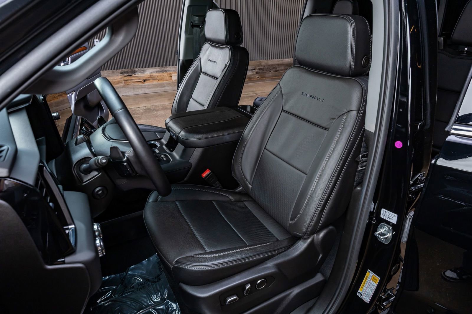 Used 2025 GMC Sierra 1500 Denali AWD/4WD image 30