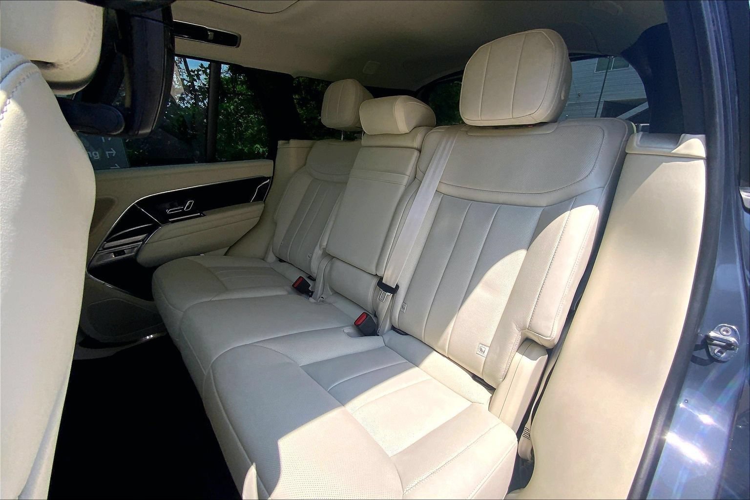 Certified 2025 Land Rover Range Rover SE AWD/4WD image 20