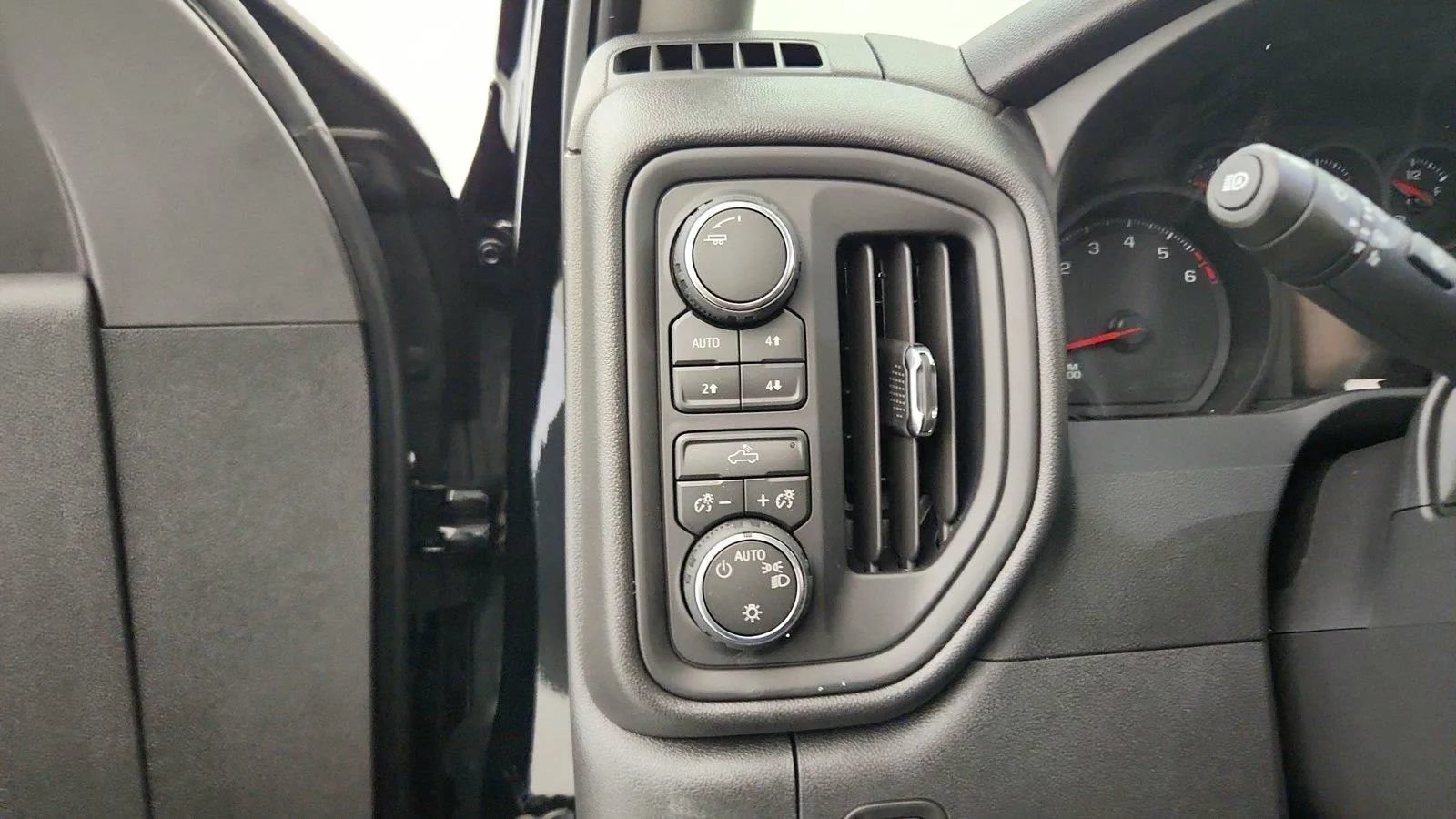 New 2026 Chevrolet Silverado 1500 Custom Trail Boss AWD/4WD image 19