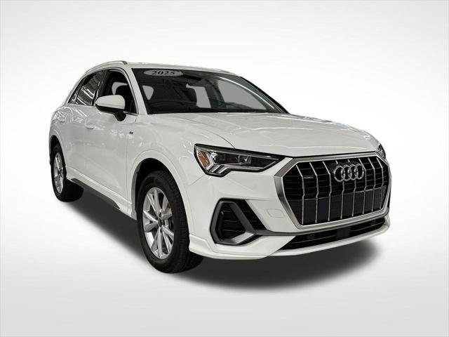 Certified 2025 Audi Q3 2.0T Premium w/ Convenience Package AWD/4WD image 7