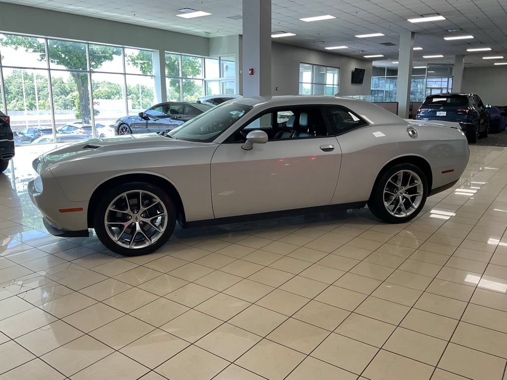 Used 2020 Dodge Challenger SXT w/ Plus Package RWD image 4