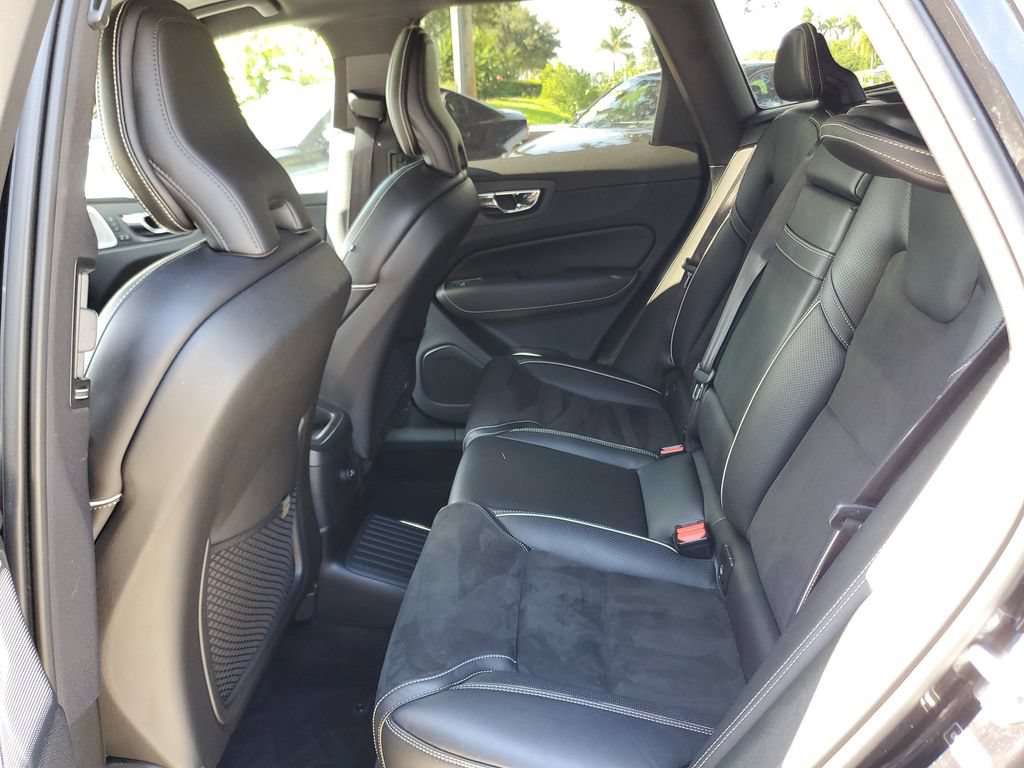Used 2019 Volvo XC60 T8 R-Design w/ Protection Package Premier AWD/4WD image 10
