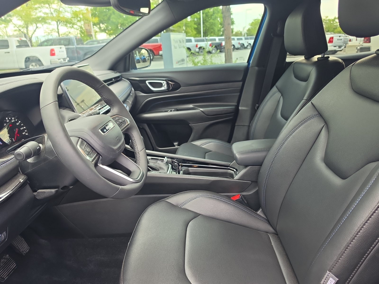 Used 2026 Jeep Compass Limited AWD/4WD image 10