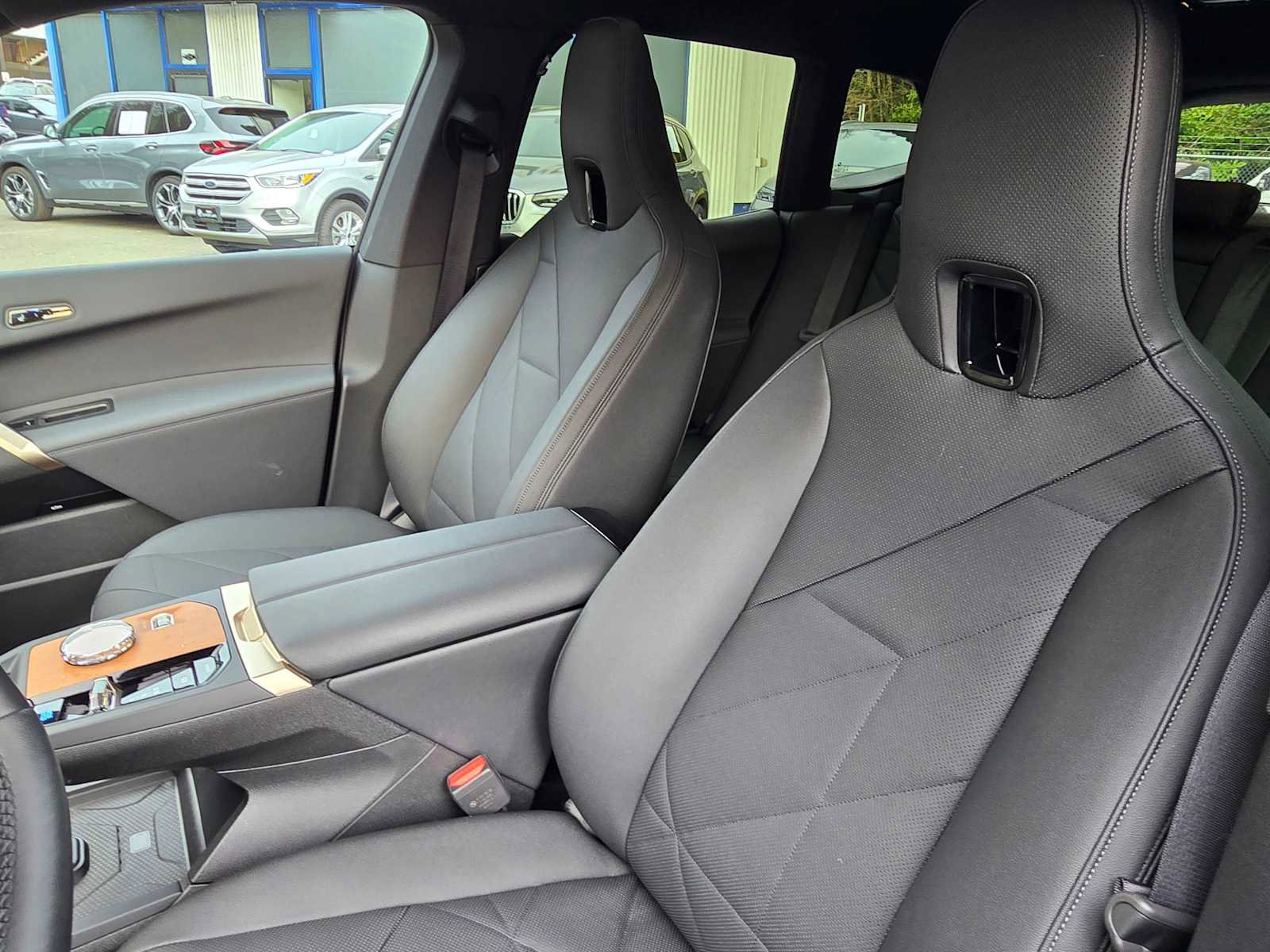 Used 2026 BMW iX xDrive45 w/ Executive Package image 21