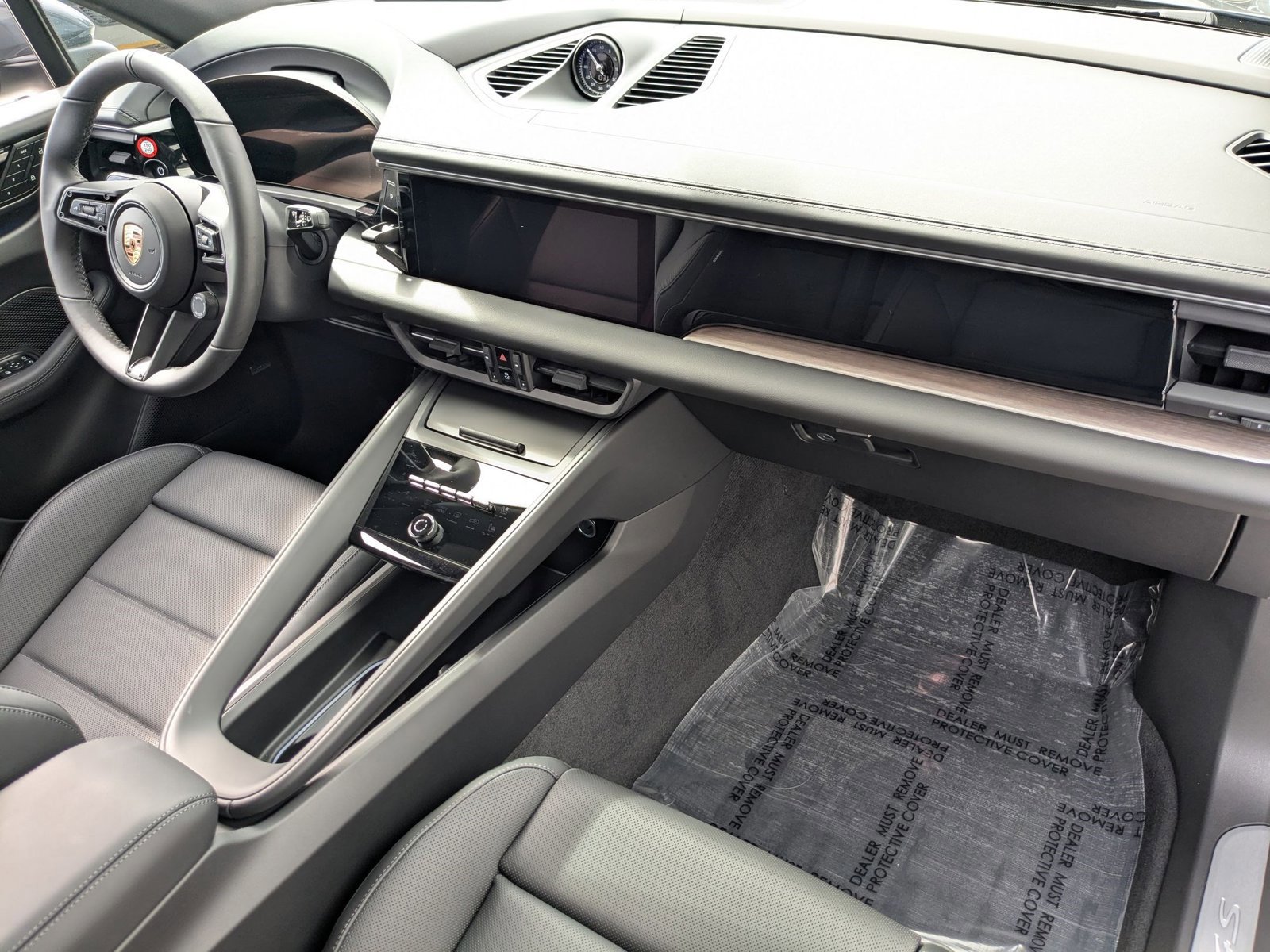 New 2025 Porsche Macan 4S Electric image 27