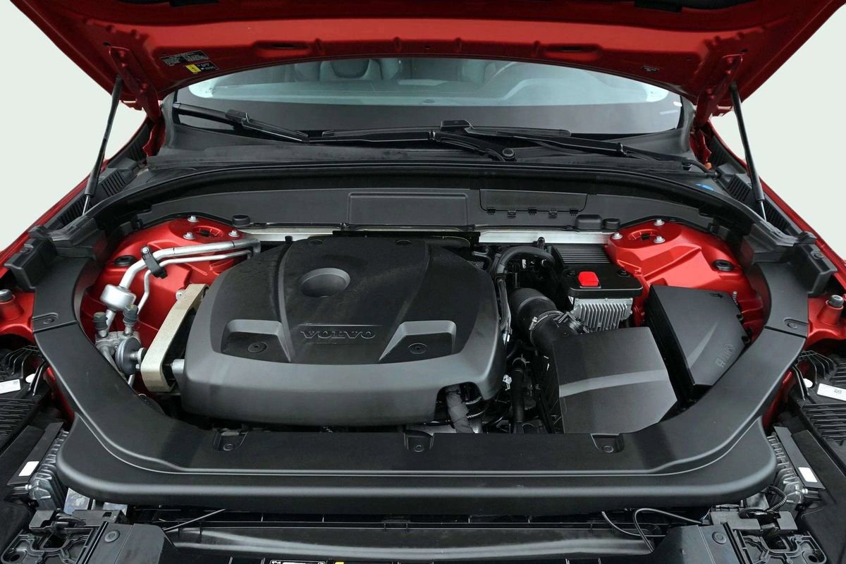 Used 2020 Volvo XC60 T5 Inscription w/ Protection Package Premier image 11