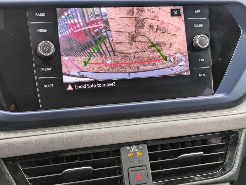 Used 2024 Volkswagen Taos SE image 17