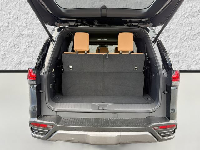 New 2026 Lexus LX 600 4WD w/ Luxury Package image 12
