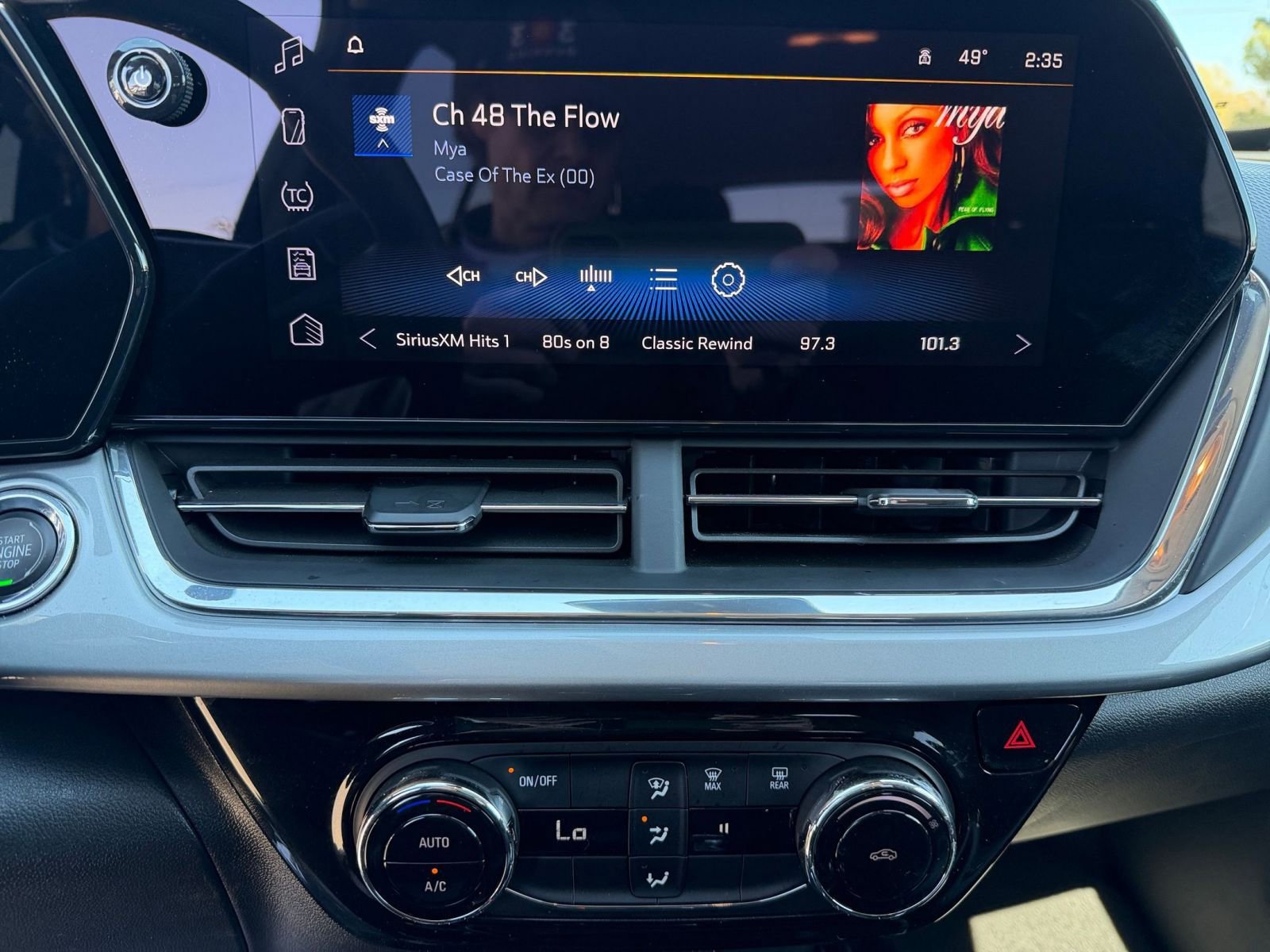 Used 2025 Chevrolet Trax LT image 20