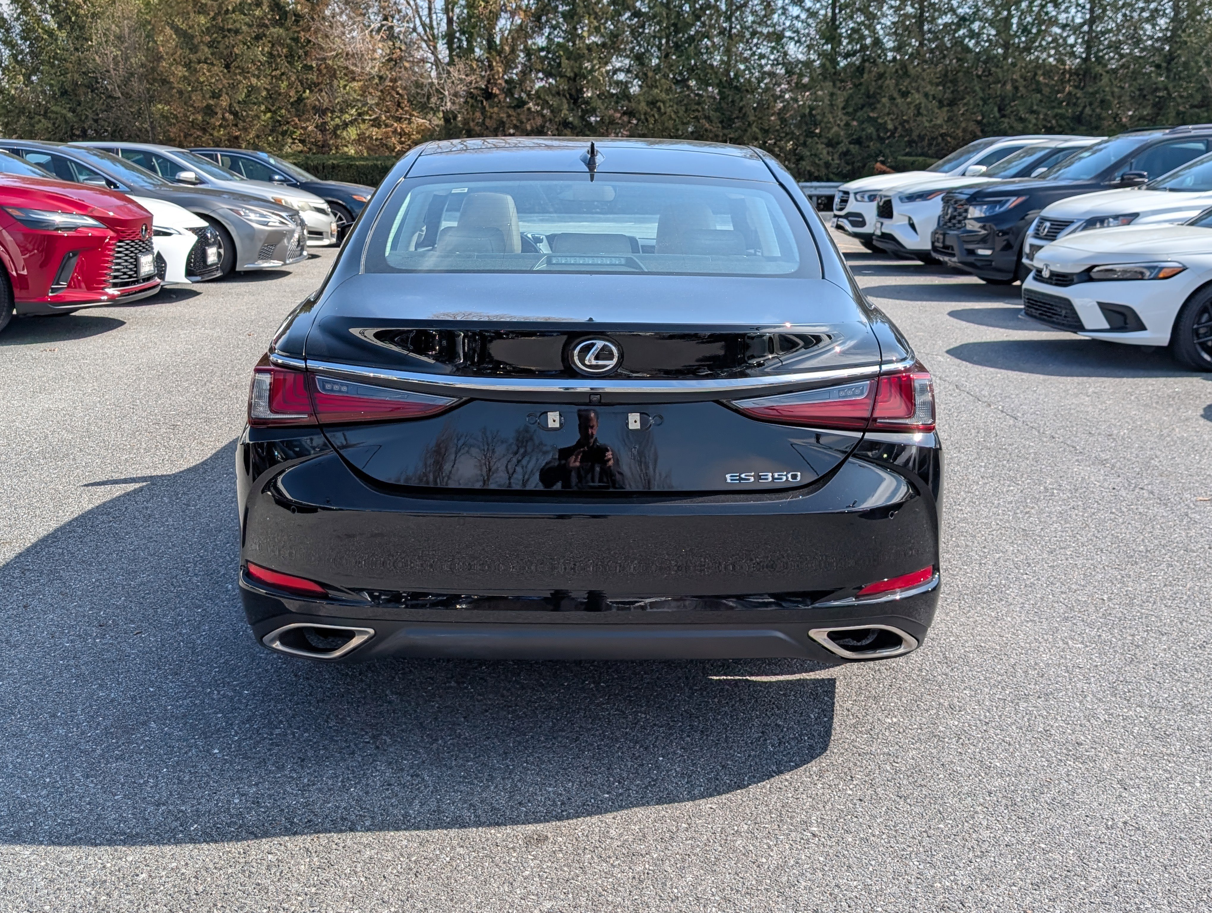 Used 2020 Lexus ES 350 Ultra Luxury w/ Accessory Package 2 image 4