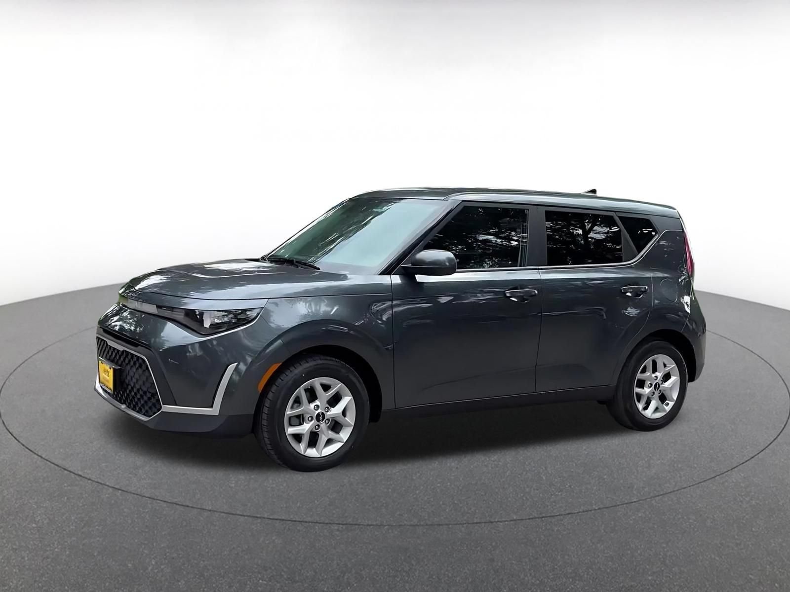 Used 2025 Kia Soul LX w/ LX Technology Package FWD image 7