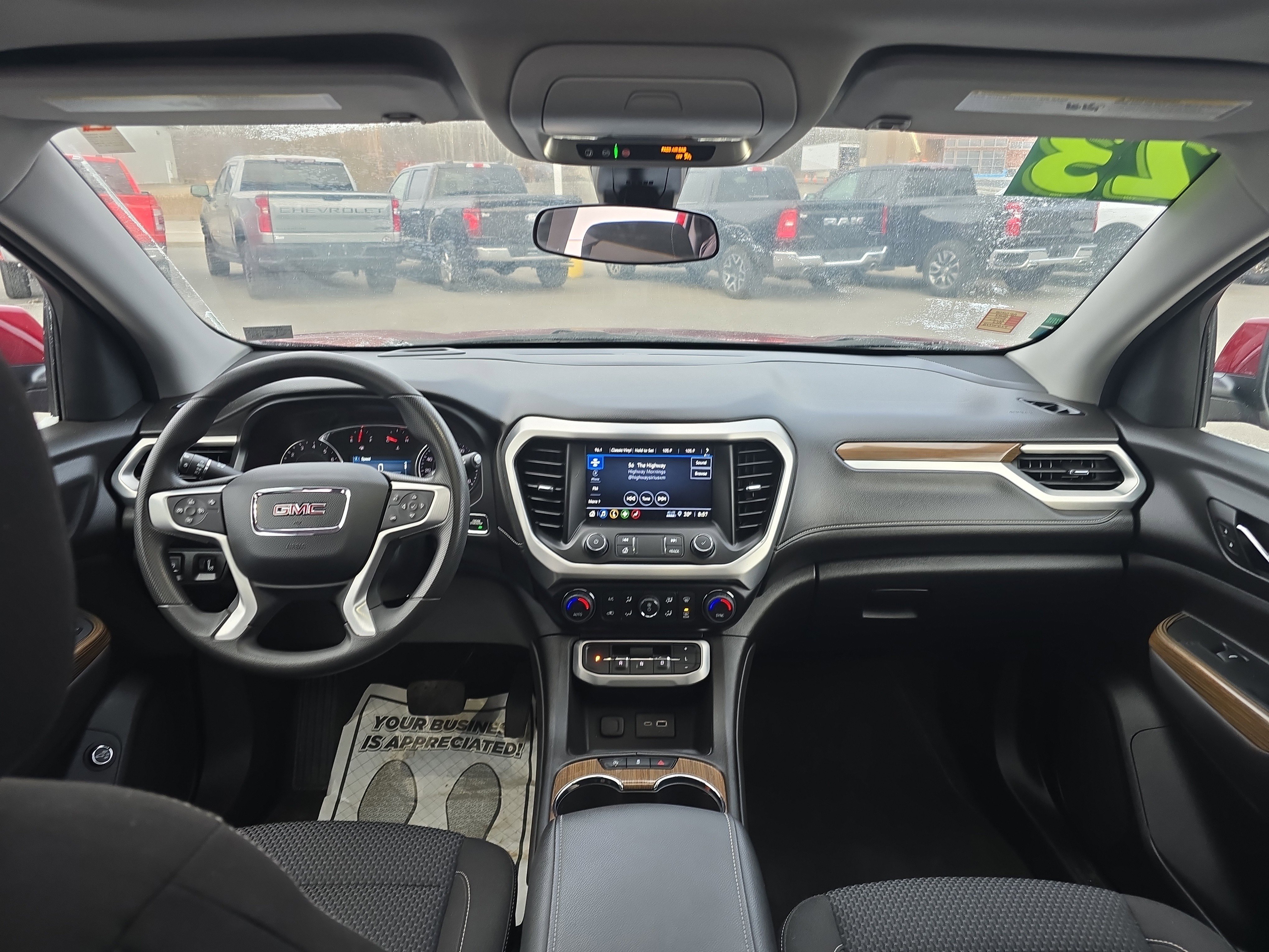 Used 2023 GMC Acadia SLE w/ Driver Convenience Package image 16