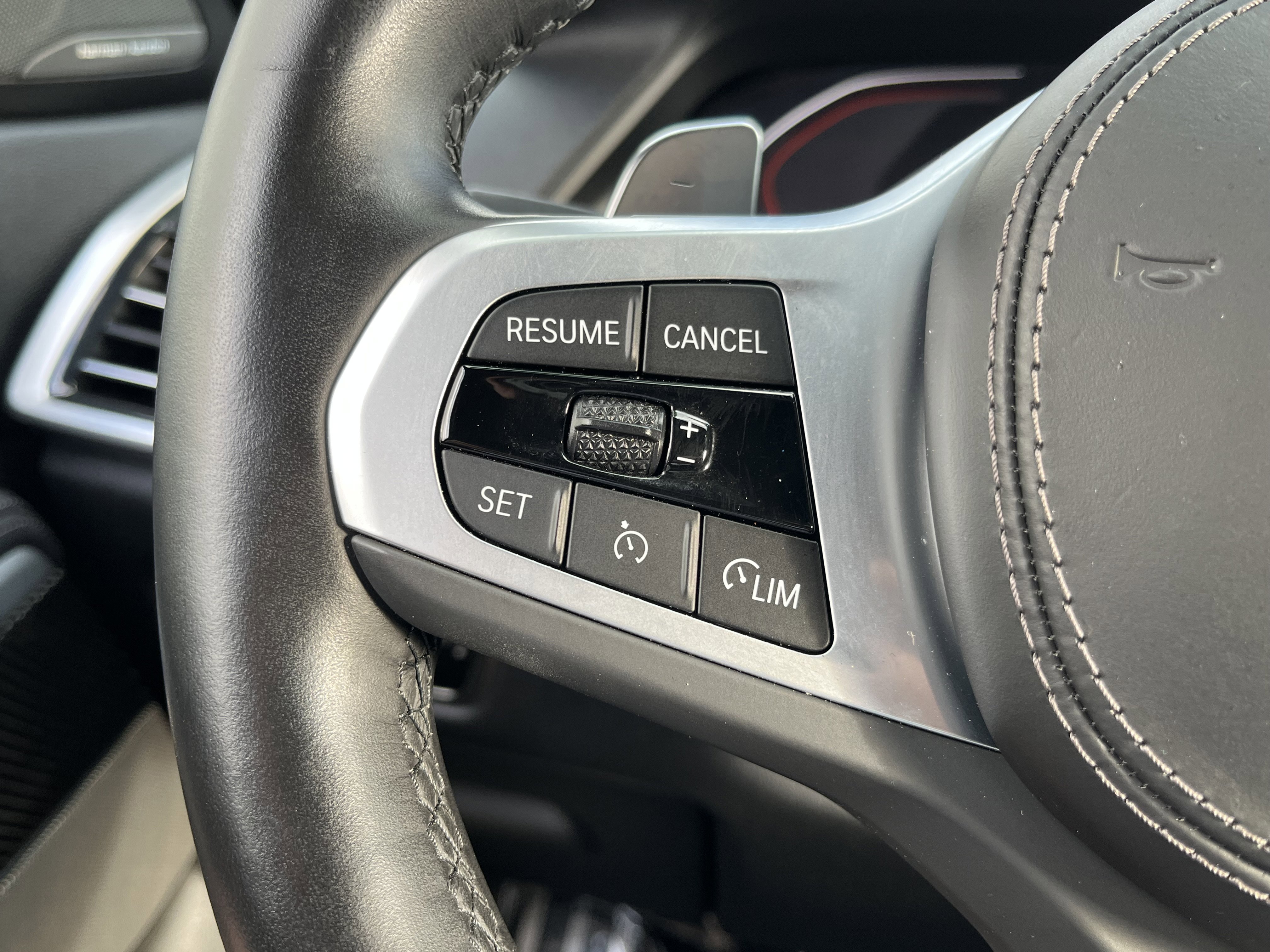 Used 2023 BMW X6 M50i w/ Climate Comfort Package image 25