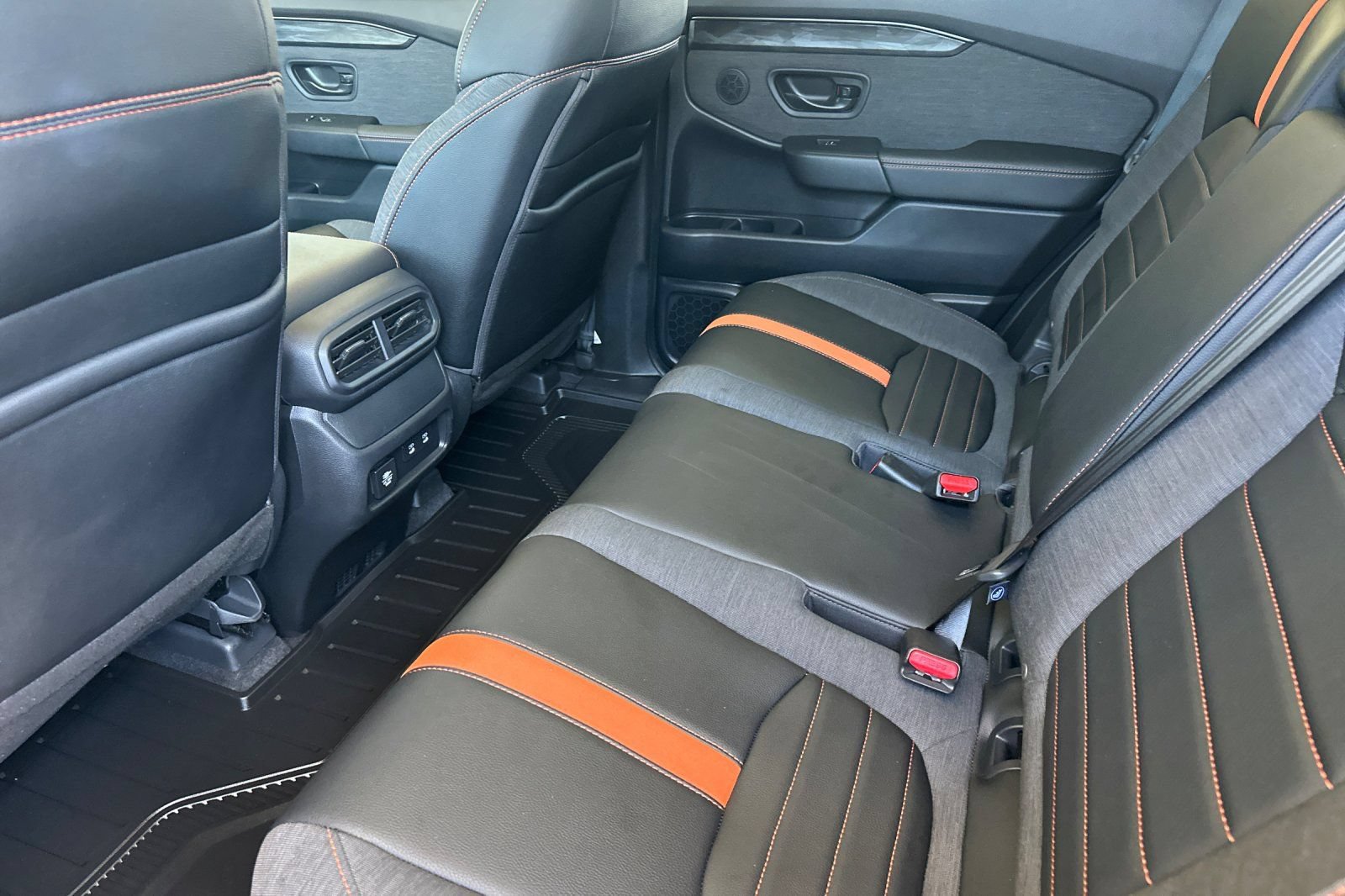 Used 2026 Honda Passport TrailSport image 12