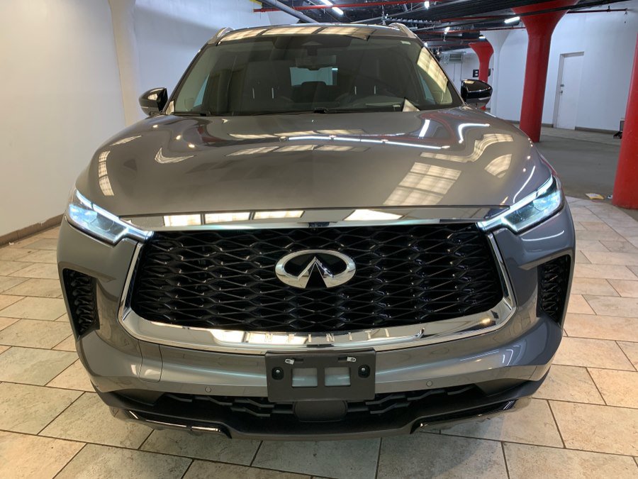 Used 2023 INFINITI QX60 Luxe w/ Vision Package AWD/4WD image 3