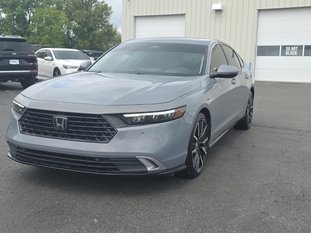Certified 2023 Honda Accord Touring image 3