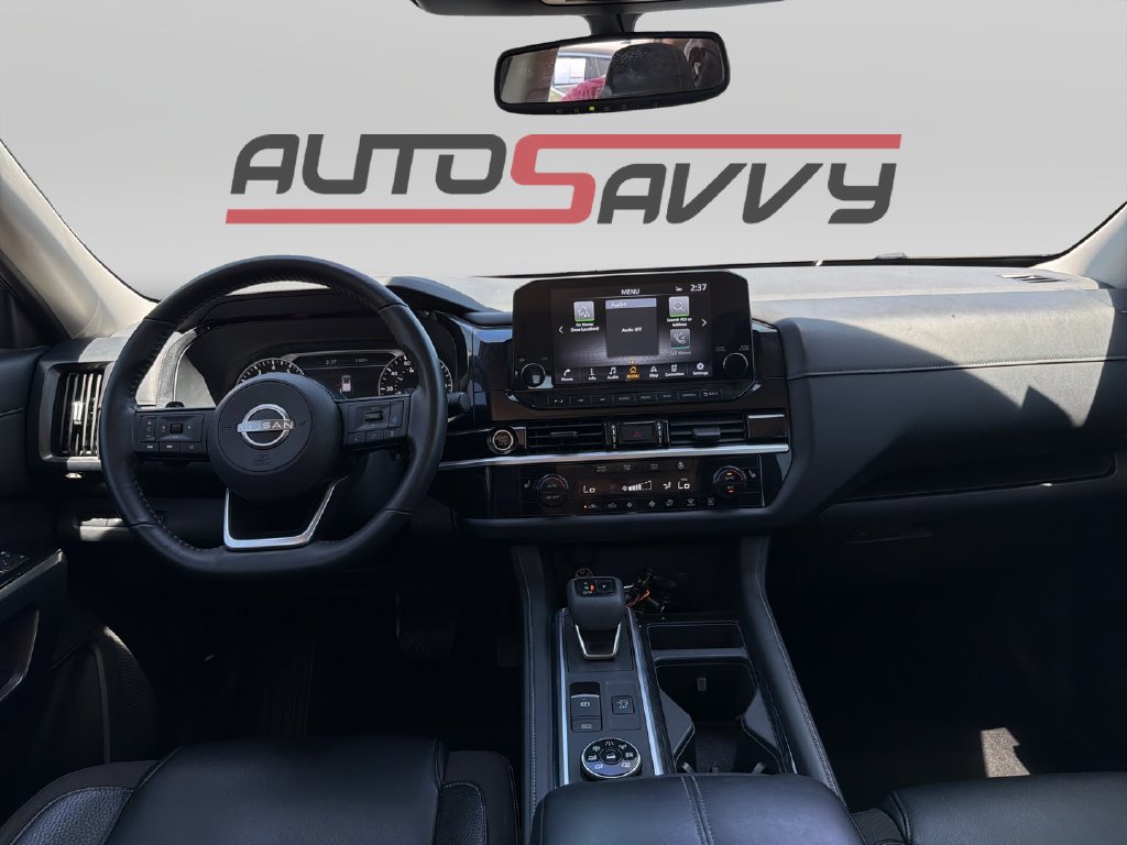 Used 2022 Nissan Pathfinder SL AWD/4WD image 17
