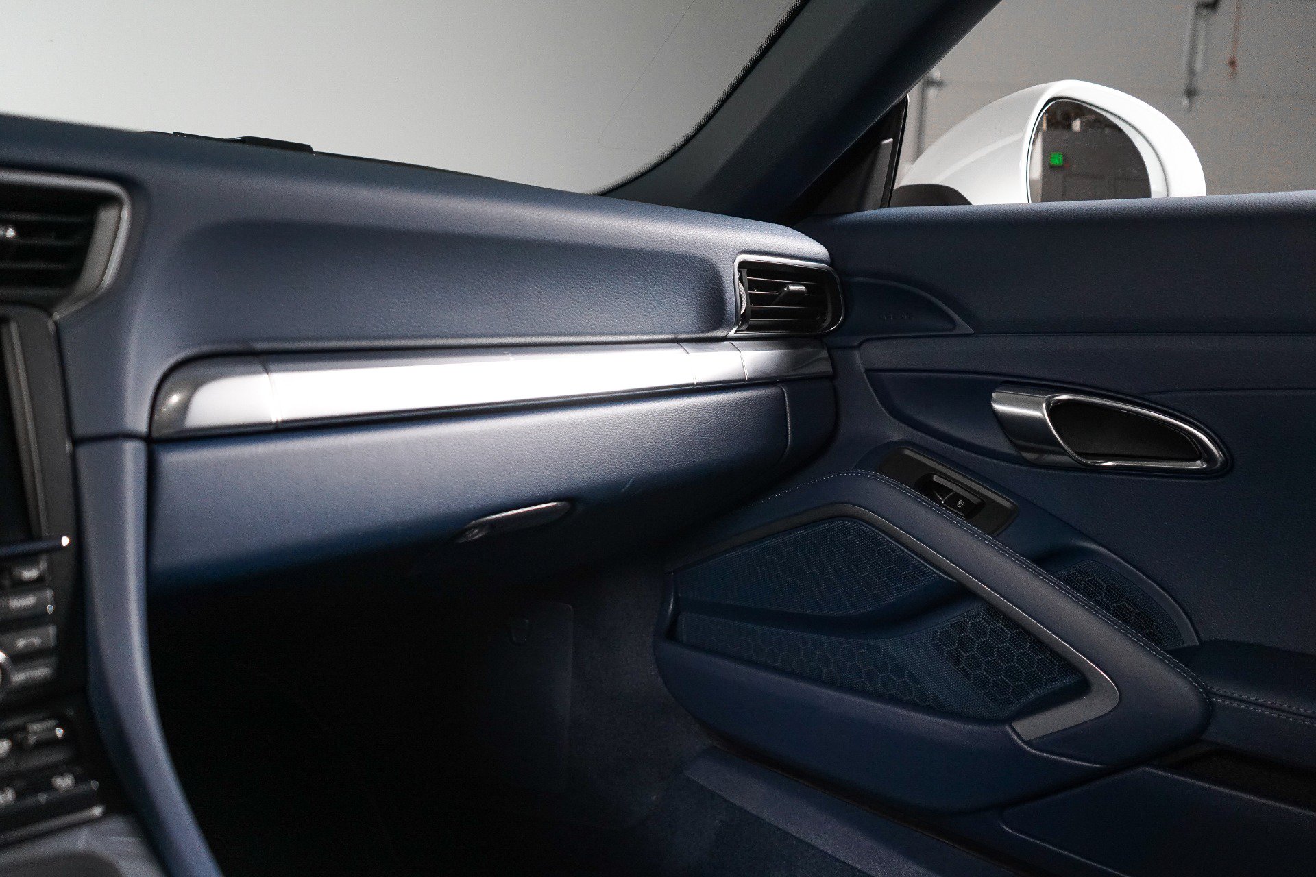 Used 2015 Porsche 911 Carrera S RWD image 64