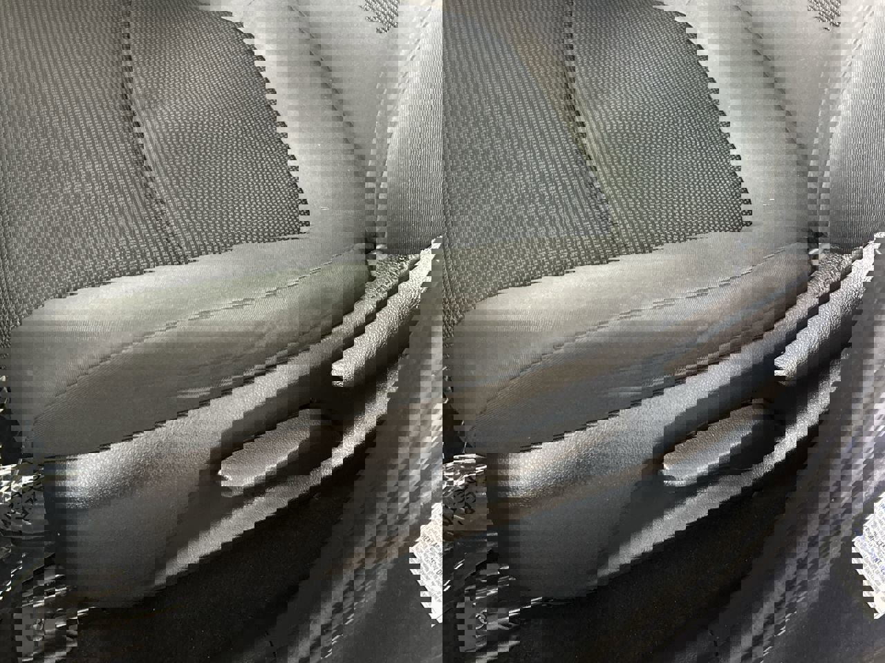 Used 2021 Toyota RAV4 LE image 19