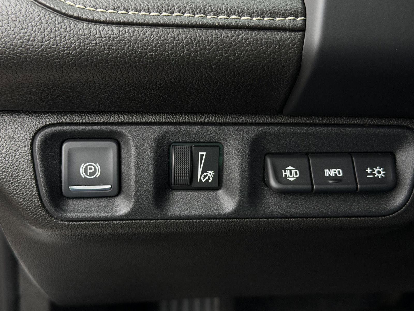 Used 2022 GMC Acadia Denali w/ Denali Technology Package image 23