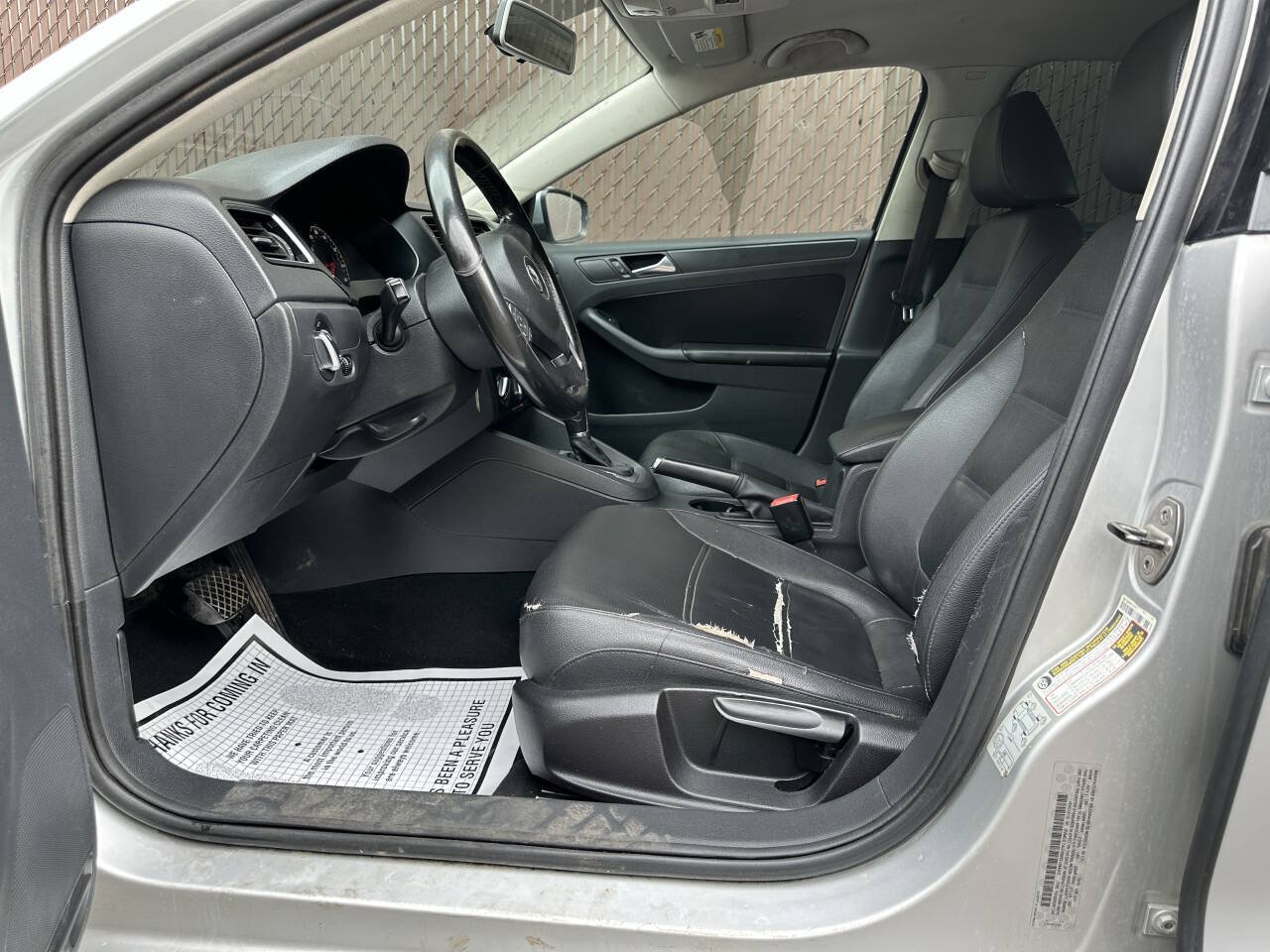 Used 2011 Volkswagen Jetta SE FWD image 9