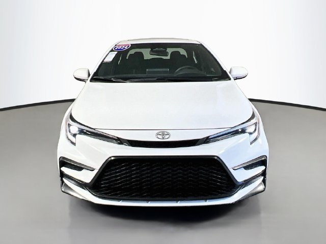 Used 2024 Toyota Corolla SE w/ SE Premium Package FWD image 3