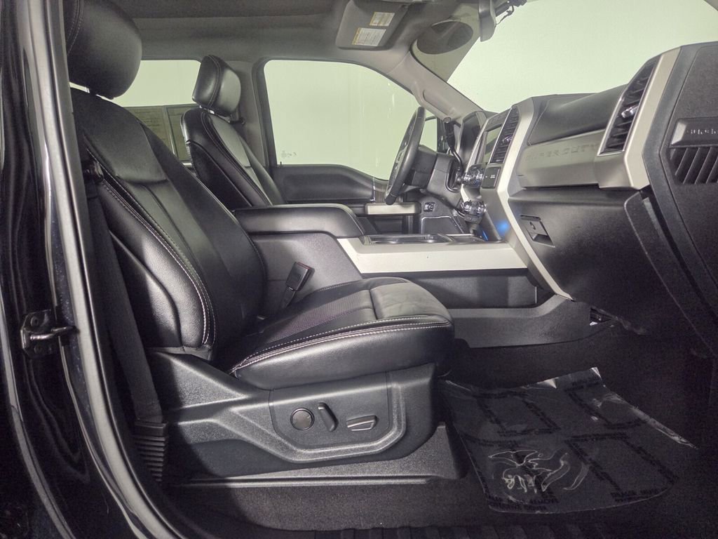 Used 2020 Ford F250 Lariat image 32