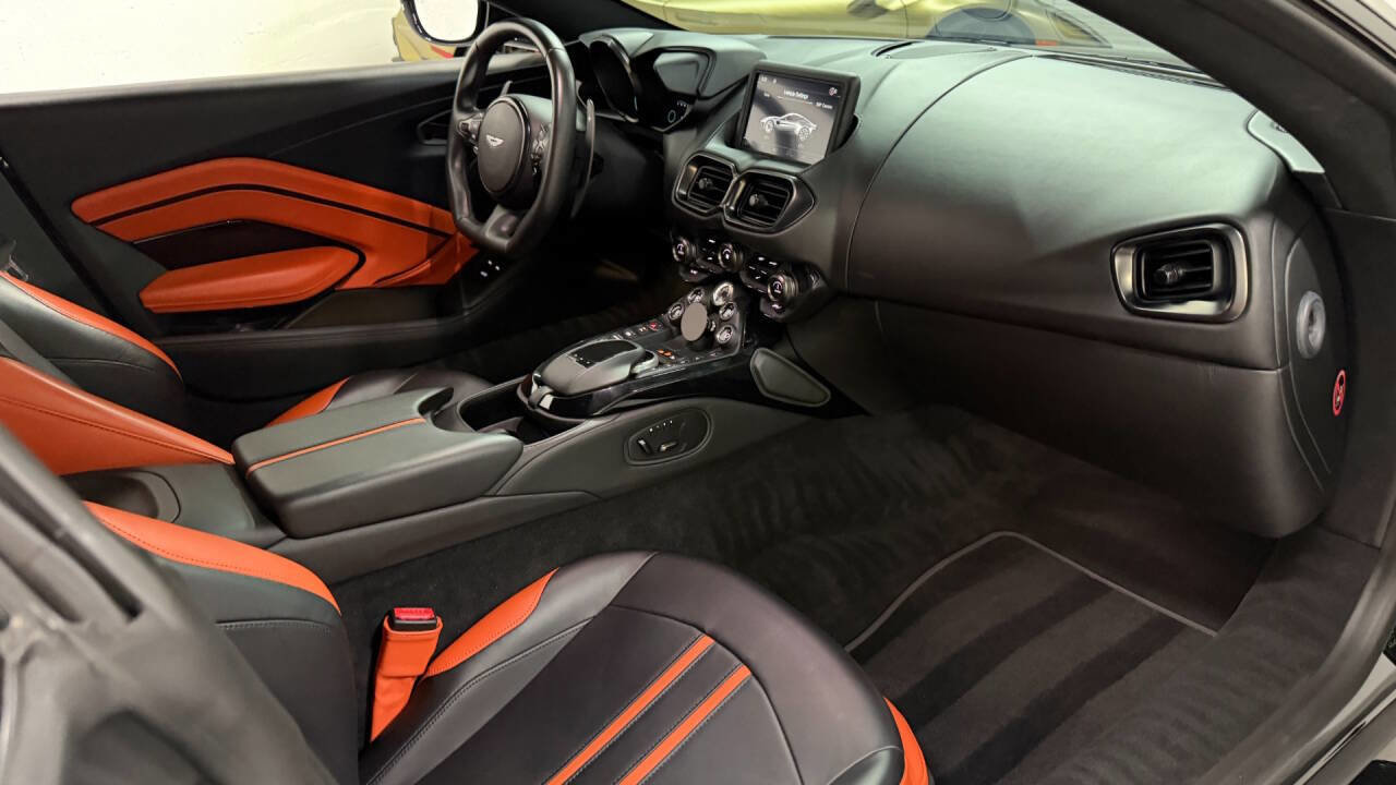 Used 2021 Aston Martin V8 Vantage Base 2dr Coupe image 39