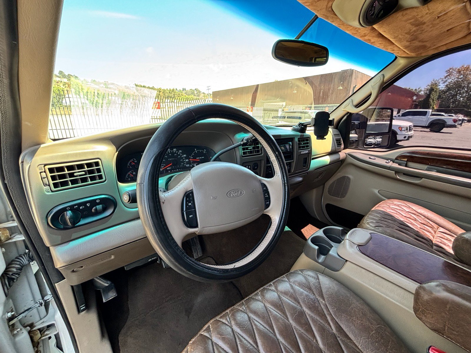 Used 2001 Ford Excursion Limited AWD/4WD image 8