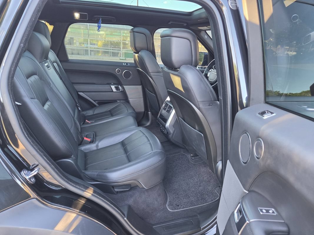 Used 2020 Land Rover Range Rover Sport SE AWD/4WD image 12