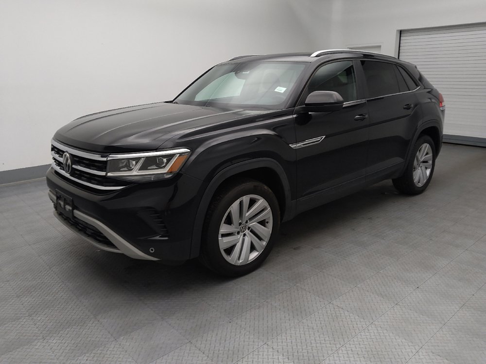 Used 2021 Volkswagen Atlas Cross Sport SE w/ Panoramic Sunroof Package FWD image 2
