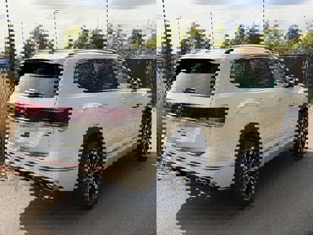 New 2026 Volkswagen Atlas SEL Premium R-Line image 5