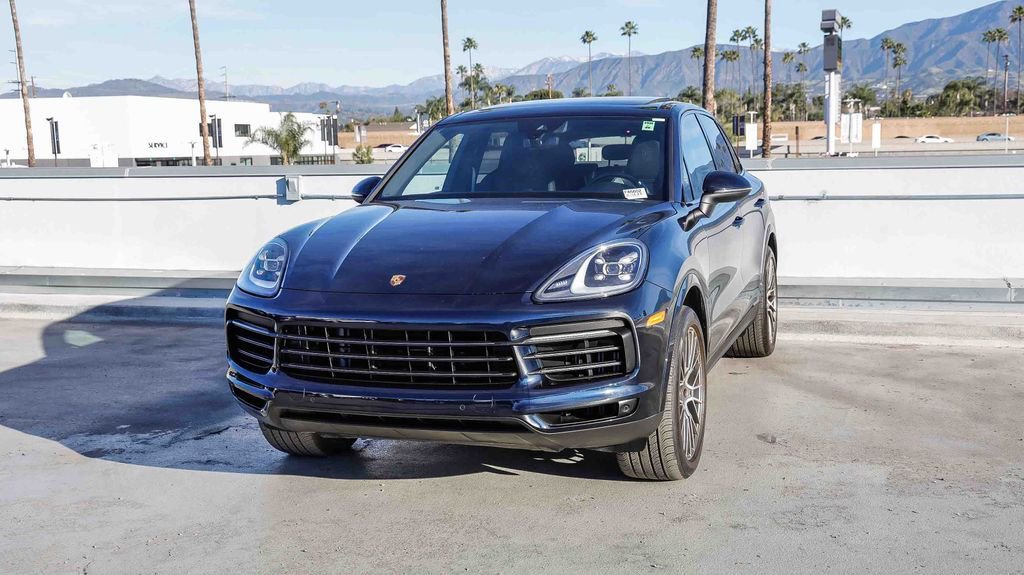 Used 2023 Porsche Cayenne Platinum Edition image 4