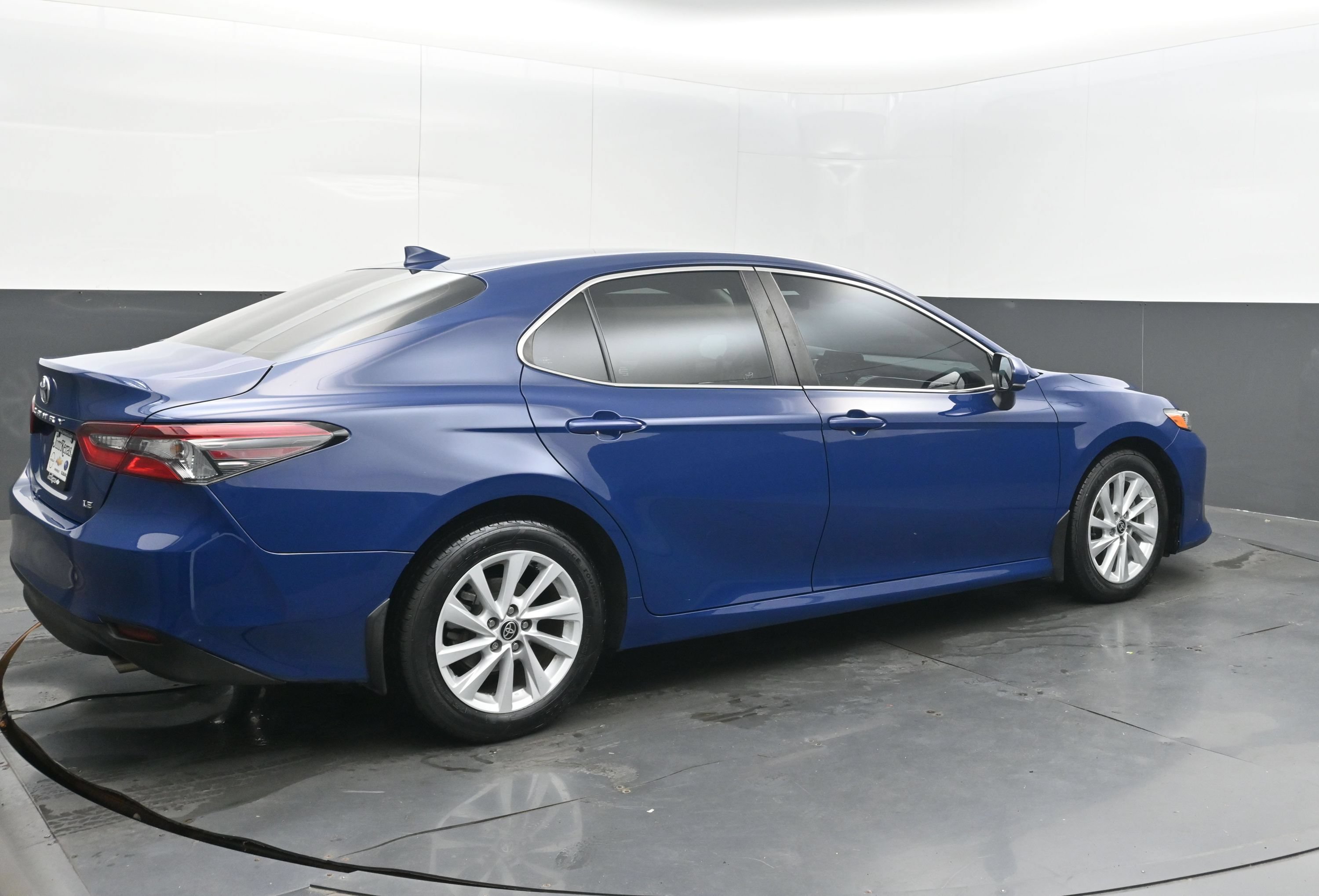 Used 2023 Toyota Camry LE FWD image 9