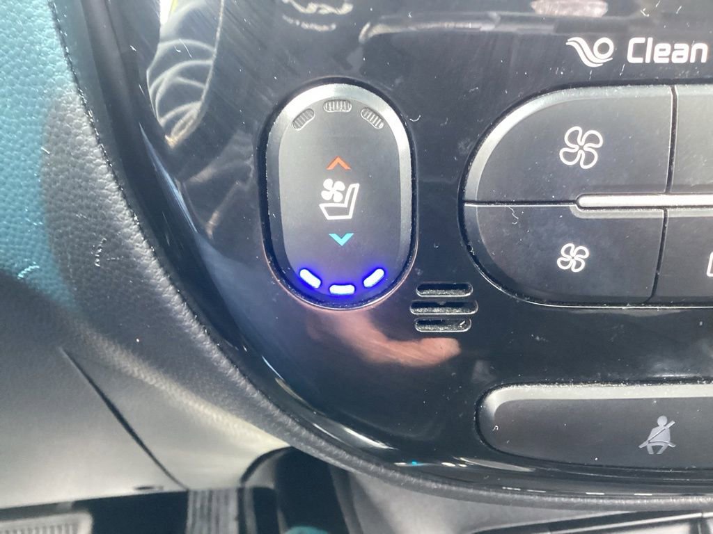 Used 2015 Kia Soul + w/ Primo Package FWD image 26