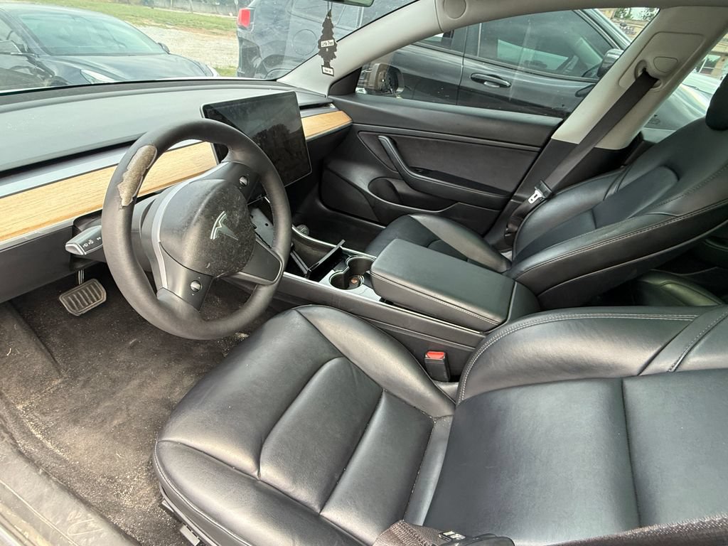 Used 2020 Tesla Model 3 Standard Range RWD image 3