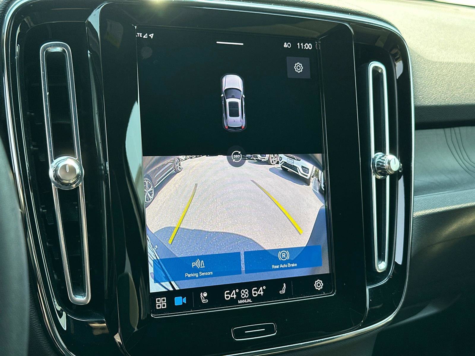 Certified 2023 Volvo XC40 Recharge Ultimate image 13