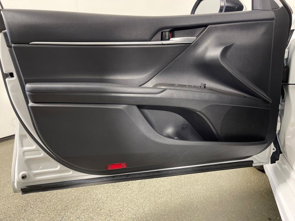 Used 2024 Toyota Camry SE image 17